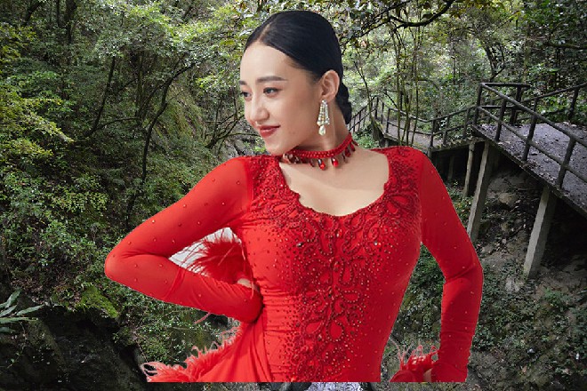 杨师妹，你这一手剑法着实漂亮啊，要不你传我两招