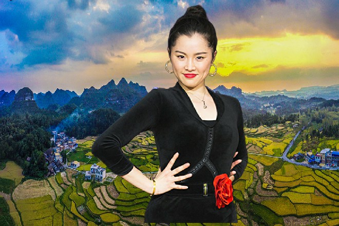 伊轩笑了，身体忽然带着一股气流，直接掠向了那厢房