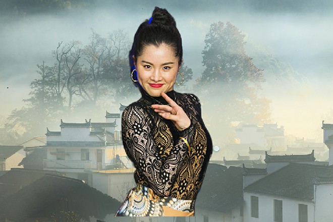 另一个瘦子走过来，手里一把短刀向着苏曼s的肋骨戳了过来