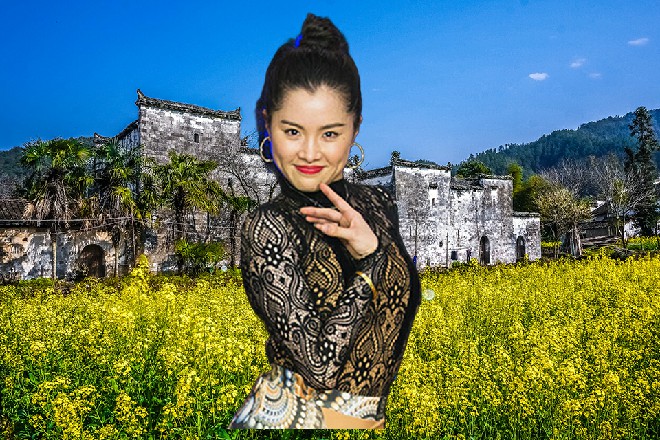 他有些不敢置信，捂着自己的肚子，缓缓倒退了两步