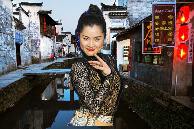 这些资料那女人是没有的，上面交代过，绝对不能泄露给她