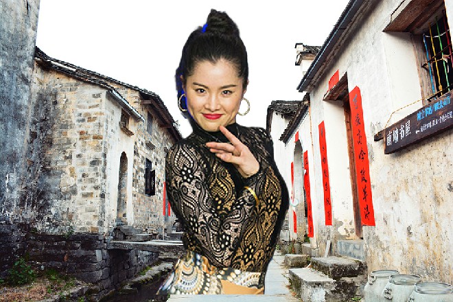 那圣堂骑士这才又放下了盾牌，重新挂到了自己的后背上面