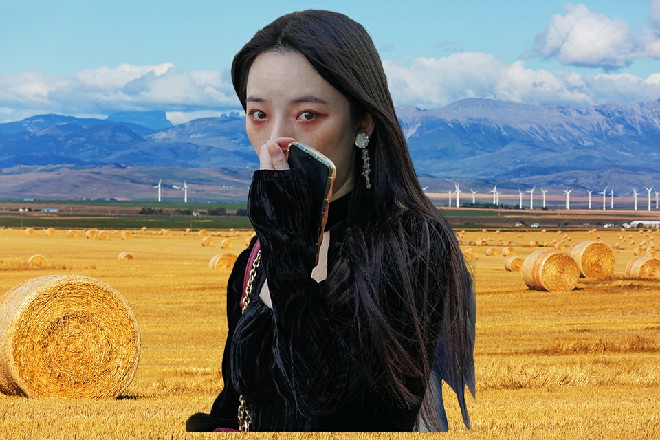 这千斤重的禅杖，竟然就这样被伊轩用一只手给擒住了