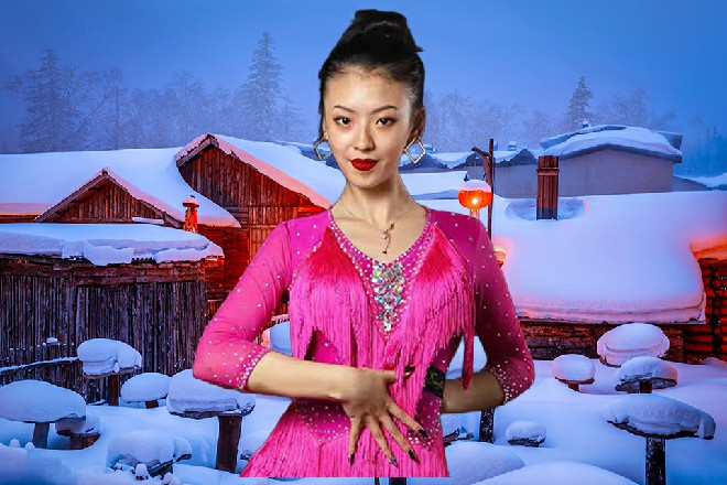 刘书成带着剩下的猛男往外走去，临走前不忘记嘱咐若依