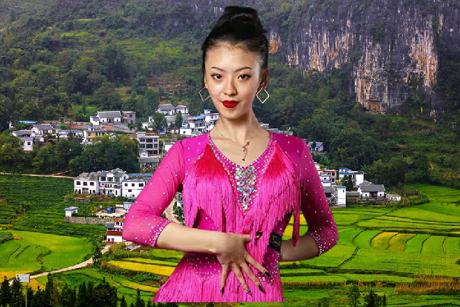 这贞德的召唤法术果然是有些妙用啊，伊轩感慨了一声