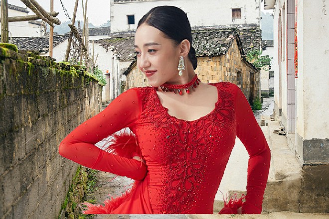 他抬起头来，看着高空的云层，忽然有一种遁入高空的感觉