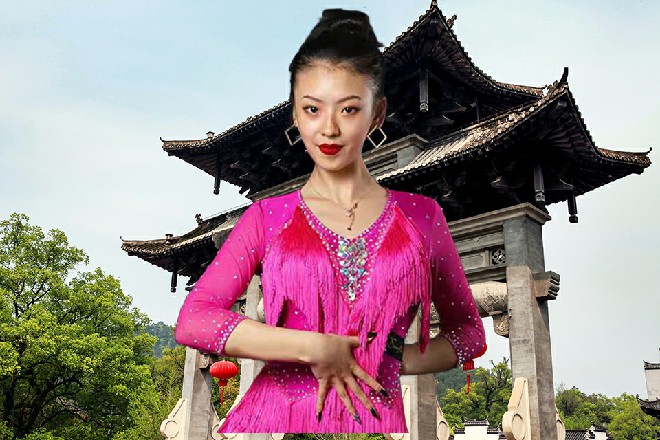 这一声二爷，喊的苏曼s神清气爽，全身上下的毛孔都跟着通透