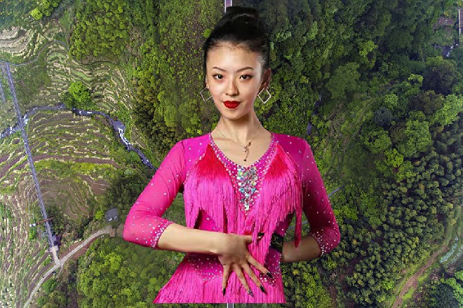 董晴这个剽悍的老娘们，真的是四肢发达，头脑简单啊