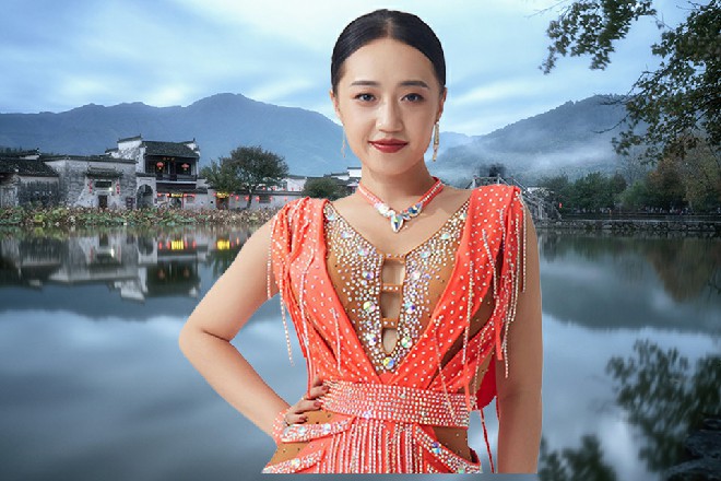 鲁娜没有别的办法，他们几个貌似不是这个巨猿的对手