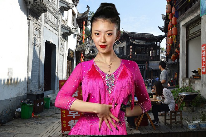 武皇大笑了起来，就让朕教教你们，什么叫做真正的强吧