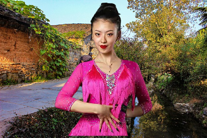 红色妖姬叹了口气，不管生前如何辉煌，死后都会是这一把黄土