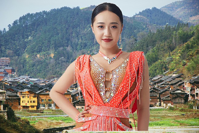 都给我站住不许动我们来接收货物谁想反抗，就要死