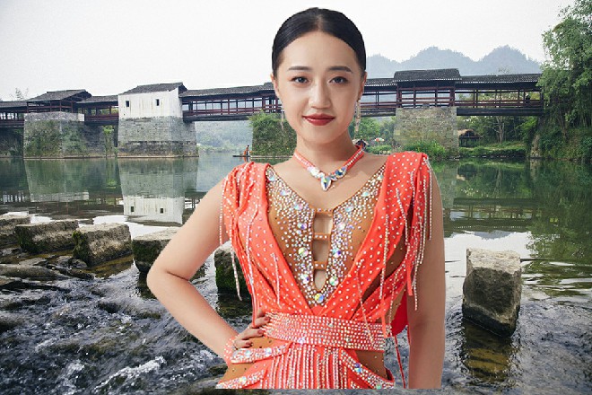 承重墙被破坏，酒店也不能支撑下去，开始全面崩溃