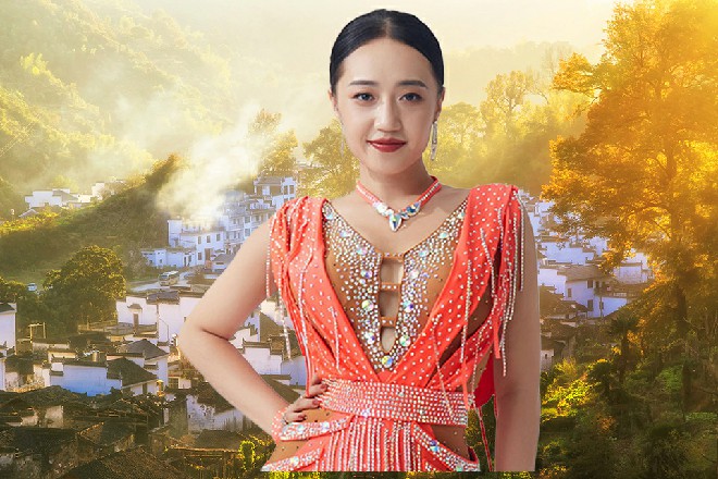 大哥愤怒地吼道，而苏曼s眉毛一扬，他立刻跪在地上，我们赔