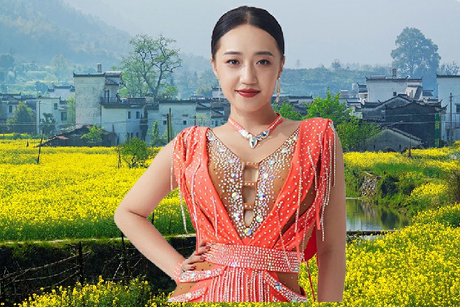 熊霸呵呵笑道：喜欢吃就常来，老主顾了，给你打八折