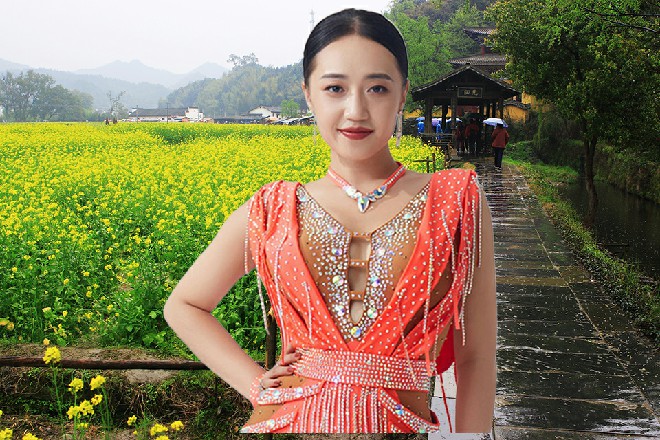 诺曦S只是微微往后仰了一下脖子，但一点伤害都没有