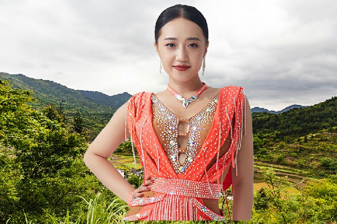 看到那白衣独眼男子，几个山口组的小弟纷纷惊呼起来