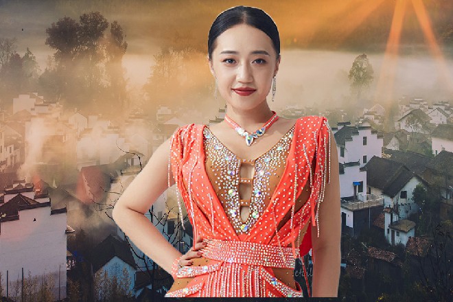 红色妖姬冷笑一声，看不出来，我的刀气一直在绞碎你的念力么