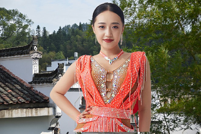 太尼玛可怕了吧二品的法宝啊，竟然都挡不下他的一招么