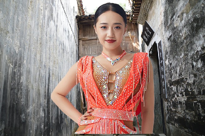 刘董脾气的确是有些暴躁，差点拍案而起，被旁边的董事拉住