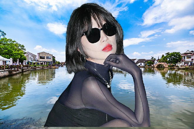 伊轩看了一眼自己的脚下，发现双脚被冻在了冰霜里面