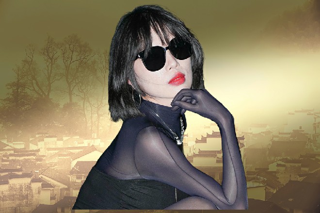 蓝水心小脸都憋红了，她脚下的冰层踩的裂出一条条缝隙