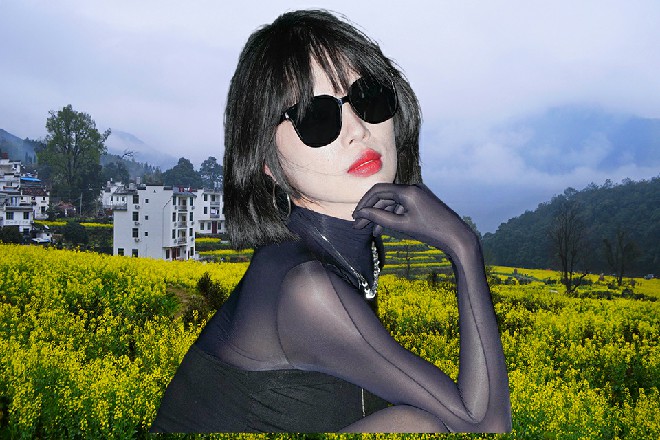 这位崔大师开怀大笑，好像完成了一件了不得的事情一样