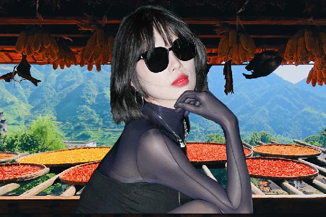 王玥挂断了电话，靠在沙发上，心里有根弦一直在悬着