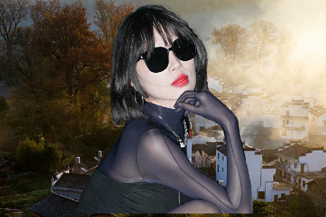 诺曦S盘腿坐在那里，眼前忽然缓缓浮现出一个人影来