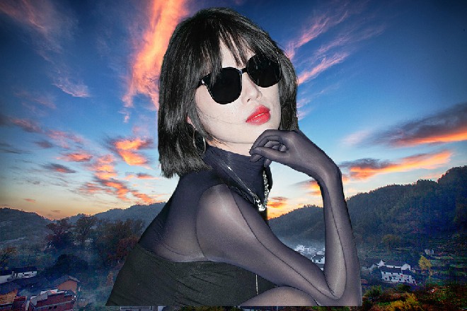 雷丁身体直接旋转，两把刀带出锋利的刀气，四处飞舞