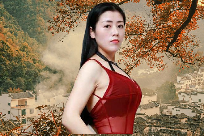 雷威还在吃下午茶，一边吃一边享受着两个漂亮小妞的按摩