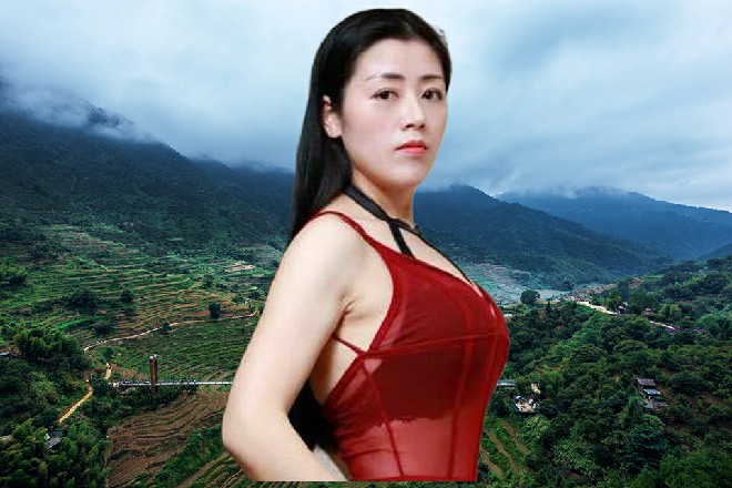 狱警把红色妖姬丢进去之后，看了一眼看守所里面关着的几个人