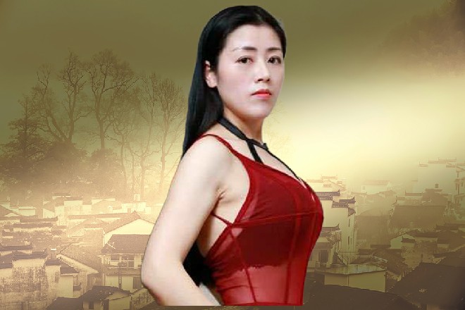 而罗芙站在那，身边竖着她的剑匣，看着面前的蒋毅说道