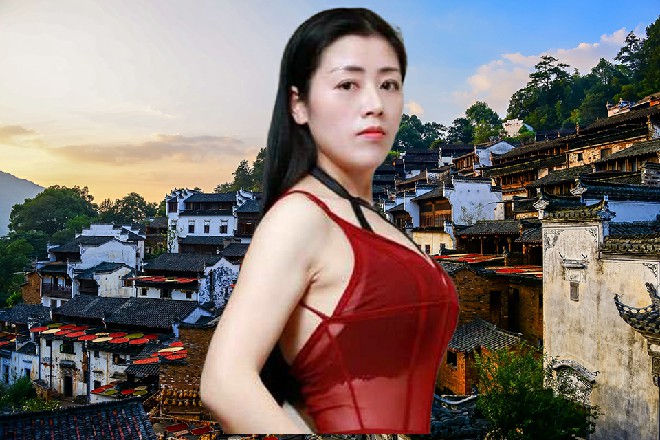 红色妖姬说着，拎着杀威棍，跟一座雕像似的，就站在了那里