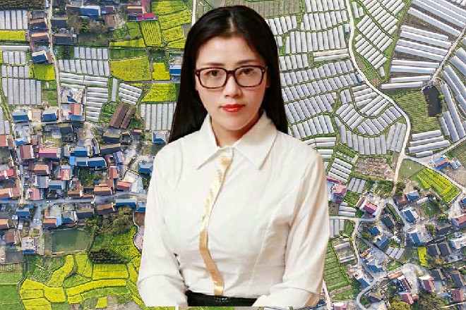 伊轩一边用雨伞挡住暗器，一边还要阻挡公孙雕的飞刀