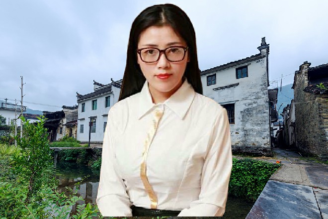 苗小萌看着自己盒子里饲养的蛊虫，都忍不住咽了咽口水