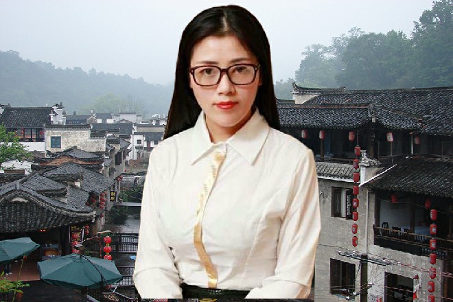 苏曼s说着，举起自己的手腕，还送我一付精致的手环，不错