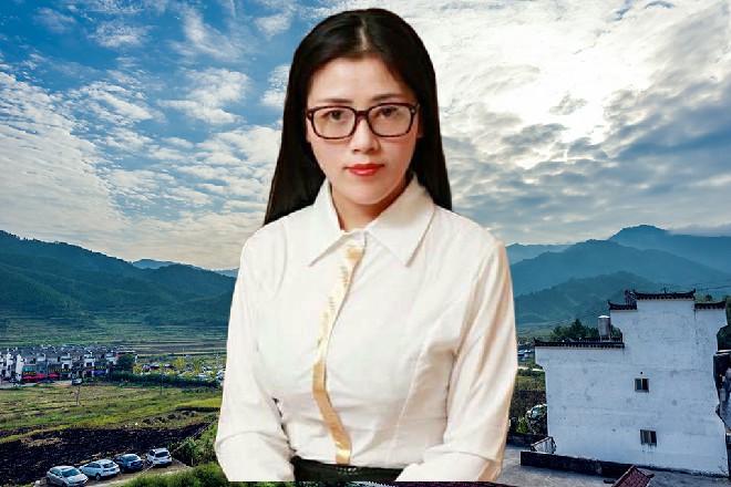 他训斥着自己的三个弟子，那三个弟子老老实实地应道