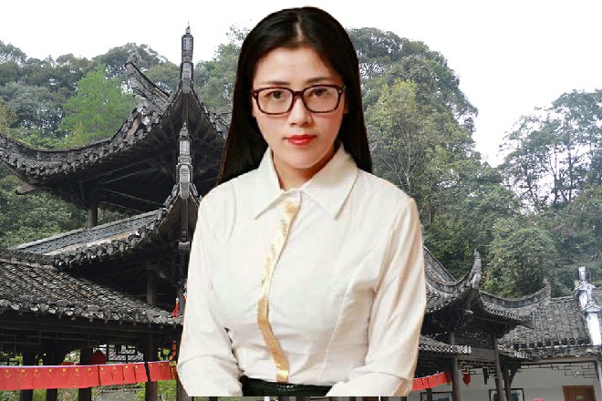 红色妖姬感觉到一股无形的压力，从赤刀邪神的身上散发出来