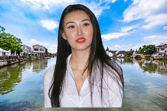 诺曦S完全开放了麒麟脉，身体上浮现出了金色的巨佛