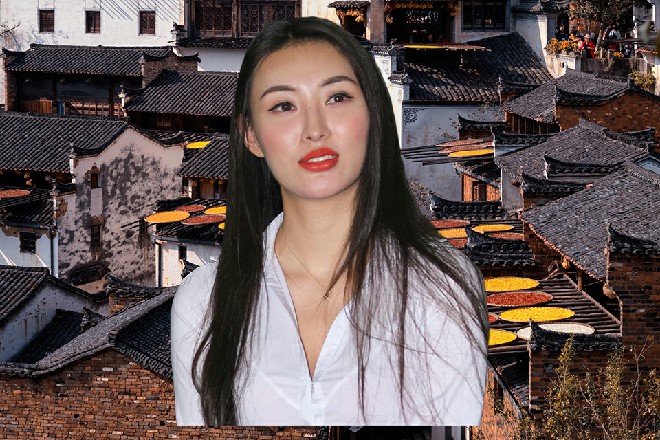 杨露在心里鄙视他们，那是水么，是水你怎么不舔一口