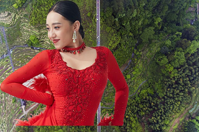 军官的眉头深深地皱了起来，看来，对方不是个普通的军人