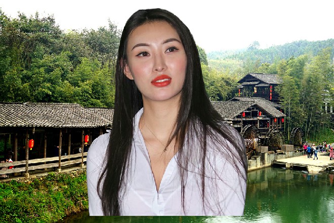 几个日月教的弟子立刻上前，押着宁阳威，把他押往大牢