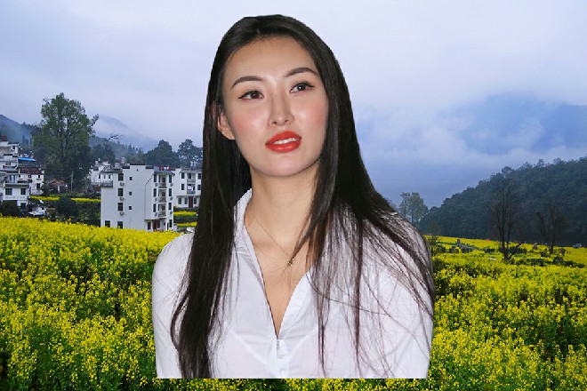 草薙上司眼中写满了震惊，不敢详细自己看到的一切