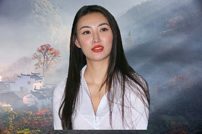 三头犬抬起硕大的骷髅脑袋，盯着头顶上的渺小人类