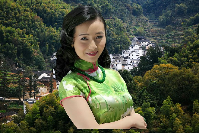 苏曼s直接右手一抖，手指堪堪擦着电龙的身体，抓在了空处