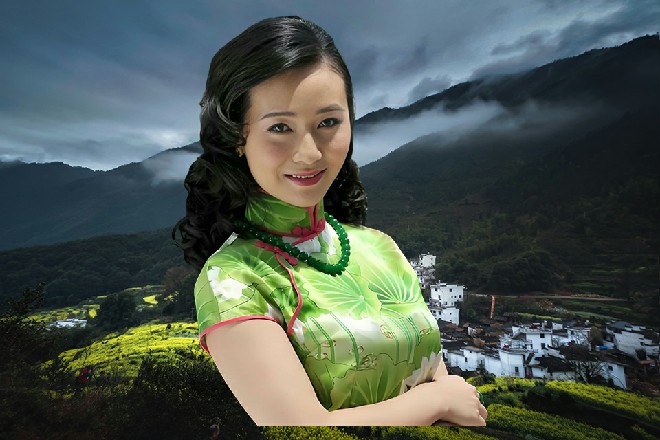 同时，诺曦S从耳坠里召唤出了色欲之枪，握在了手中