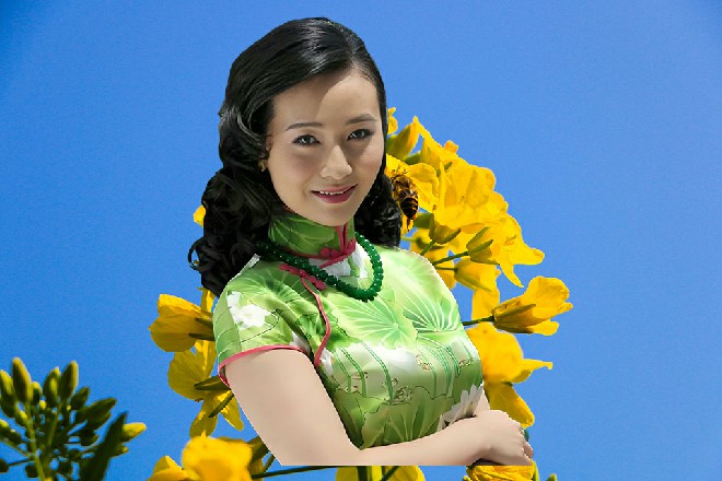 武皇恢复到之前的模样，重新整理着皇袍，喃喃说道