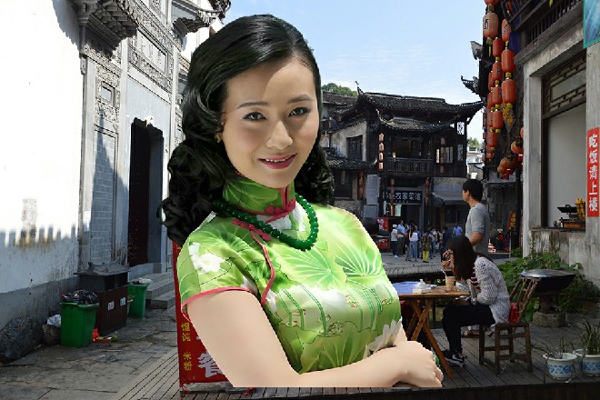 虽然不认识这个女人，但王玥还是隐隐感觉到了一丝威胁