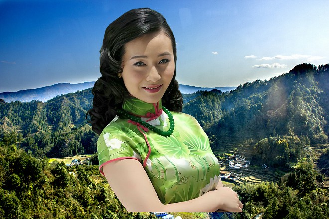 诺曦S直接转身一踢，速度更快地蹬在了雷威的小腹上